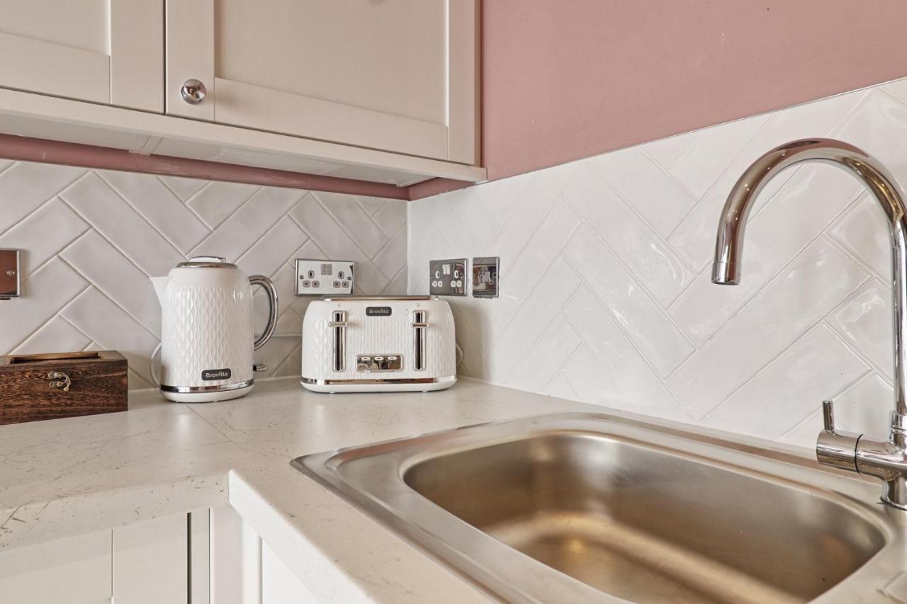 Urban Stylish Apartment - Southend Stays Extérieur photo